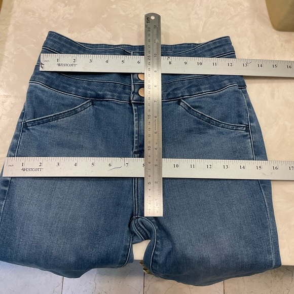 J Brand High Waist Three-Button Four-Pocket Jeans, Slim Leg, Sz 25” x 29” Inseam - Picture 13 of 14